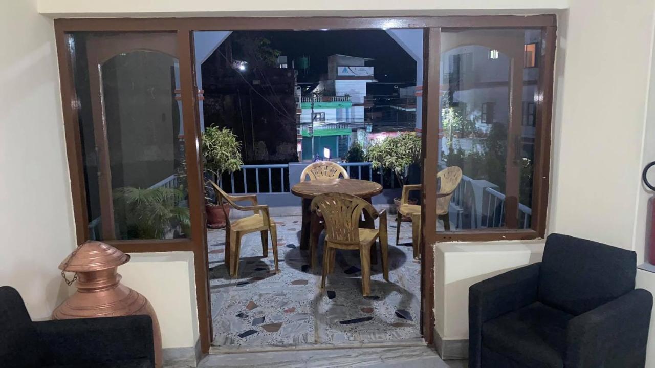 Hotel Blue Magnet بوكْرا المظهر الخارجي الصورة